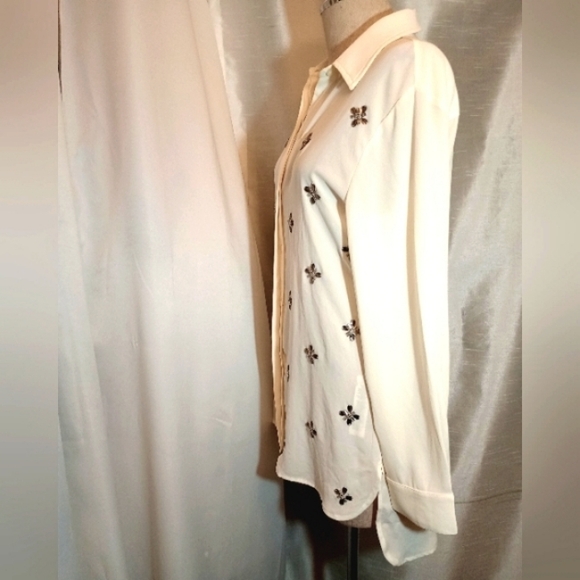 Chico's ButtonUp Blouse, Jeweled Butterflies Collar, Long Sleeve,Cuffs, Ivory, L - Picture 7 of 13